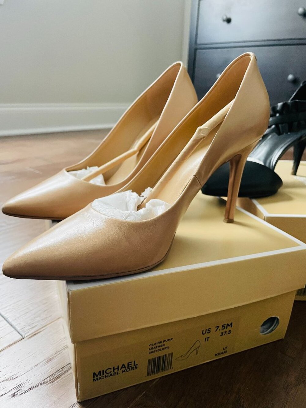 Michael Kors Claire Leather Pump / Heel